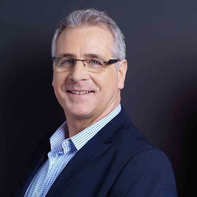 http://jonathandeloera.com/wp-content/uploads/2019/10/image_team_02.jpg