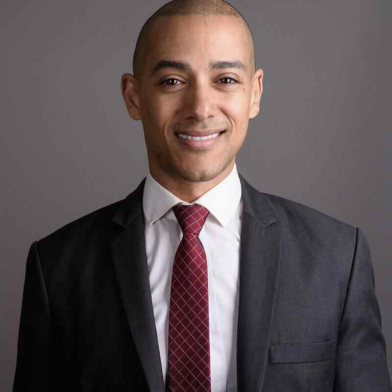 http://jonathandeloera.com/wp-content/uploads/2019/10/inner_team_04.jpg